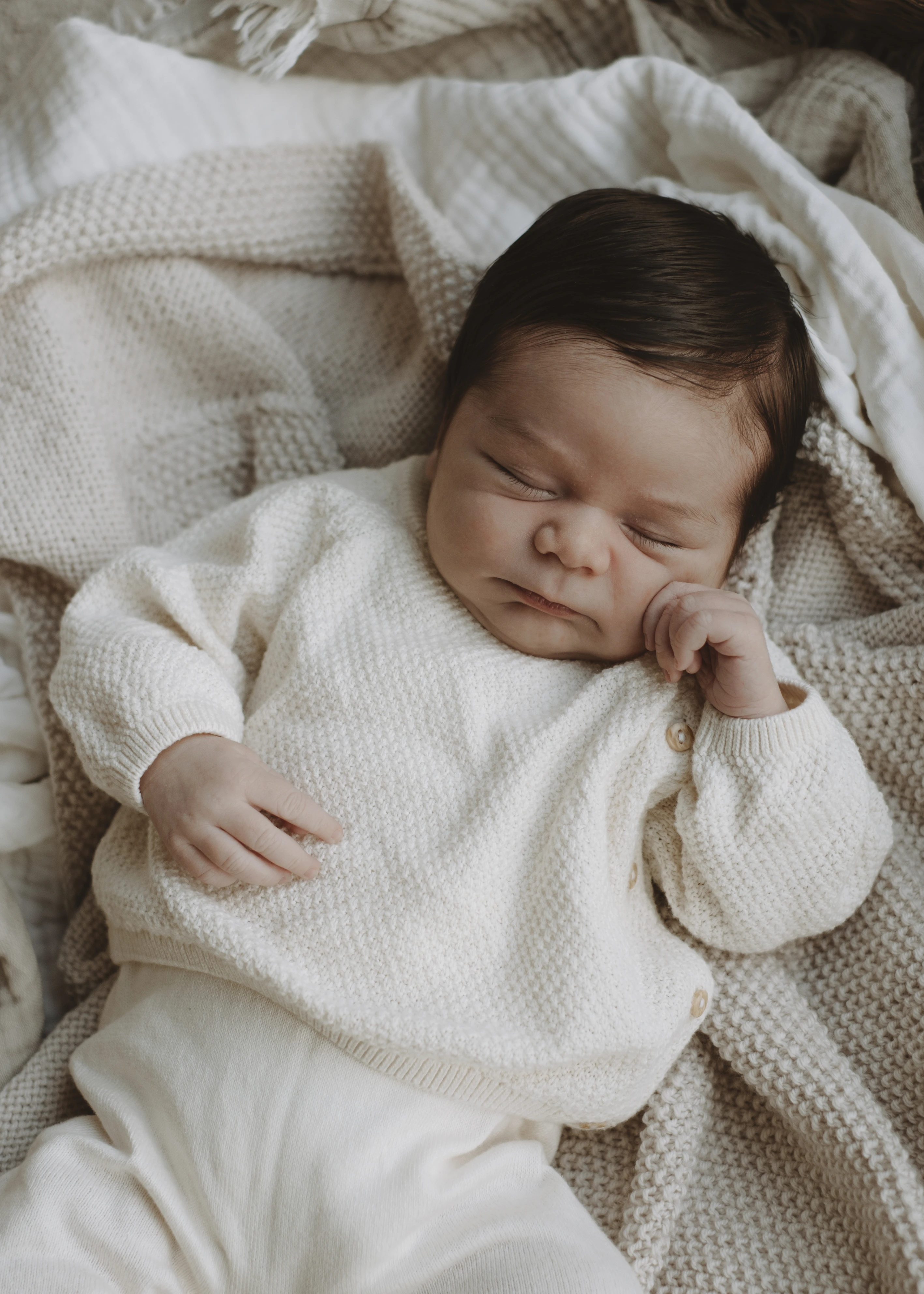 Newborn baby photography in Brixton, London by Rhiannon Emma