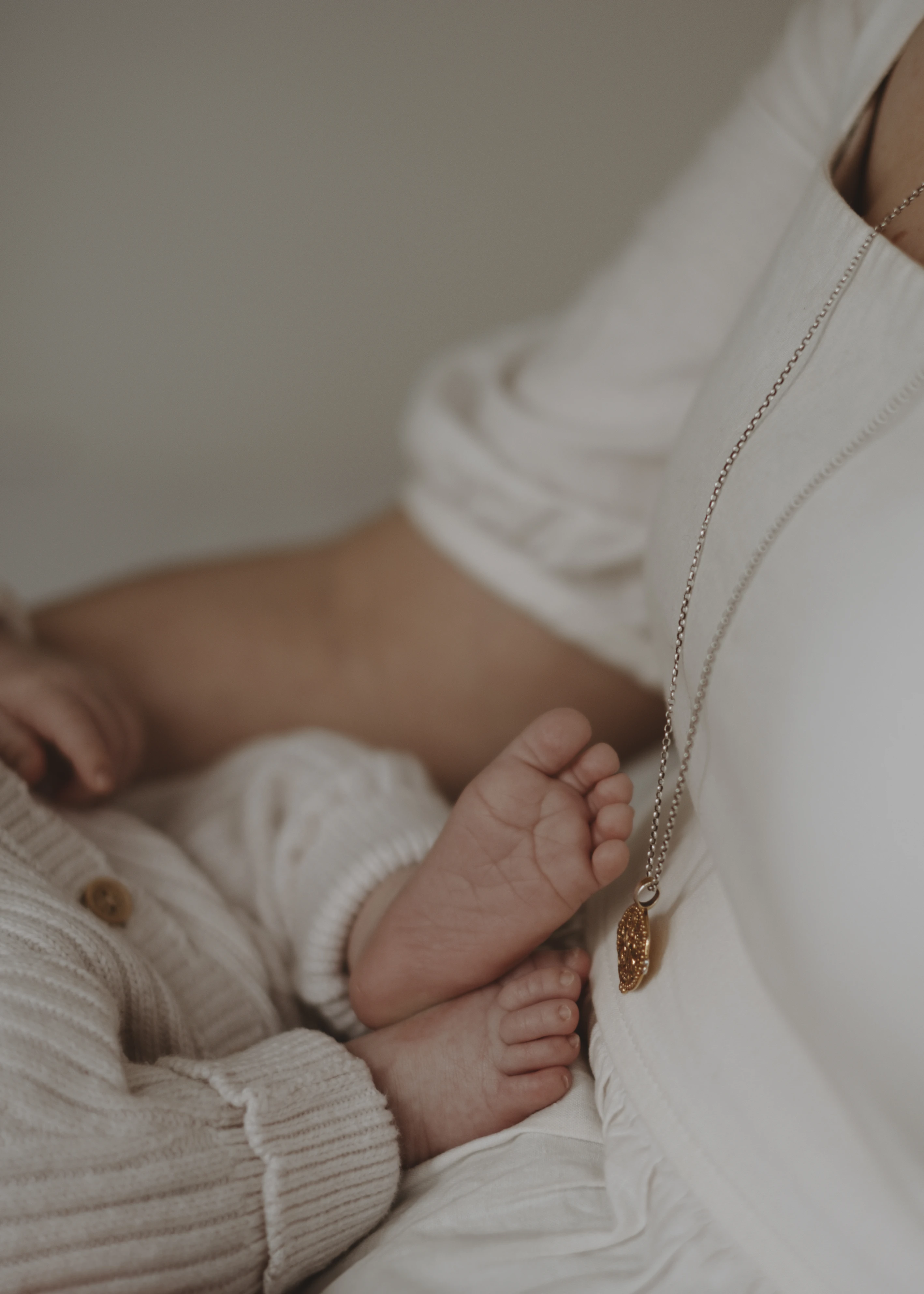 Newborn baby photography in Brixton, London by Rhiannon Emma