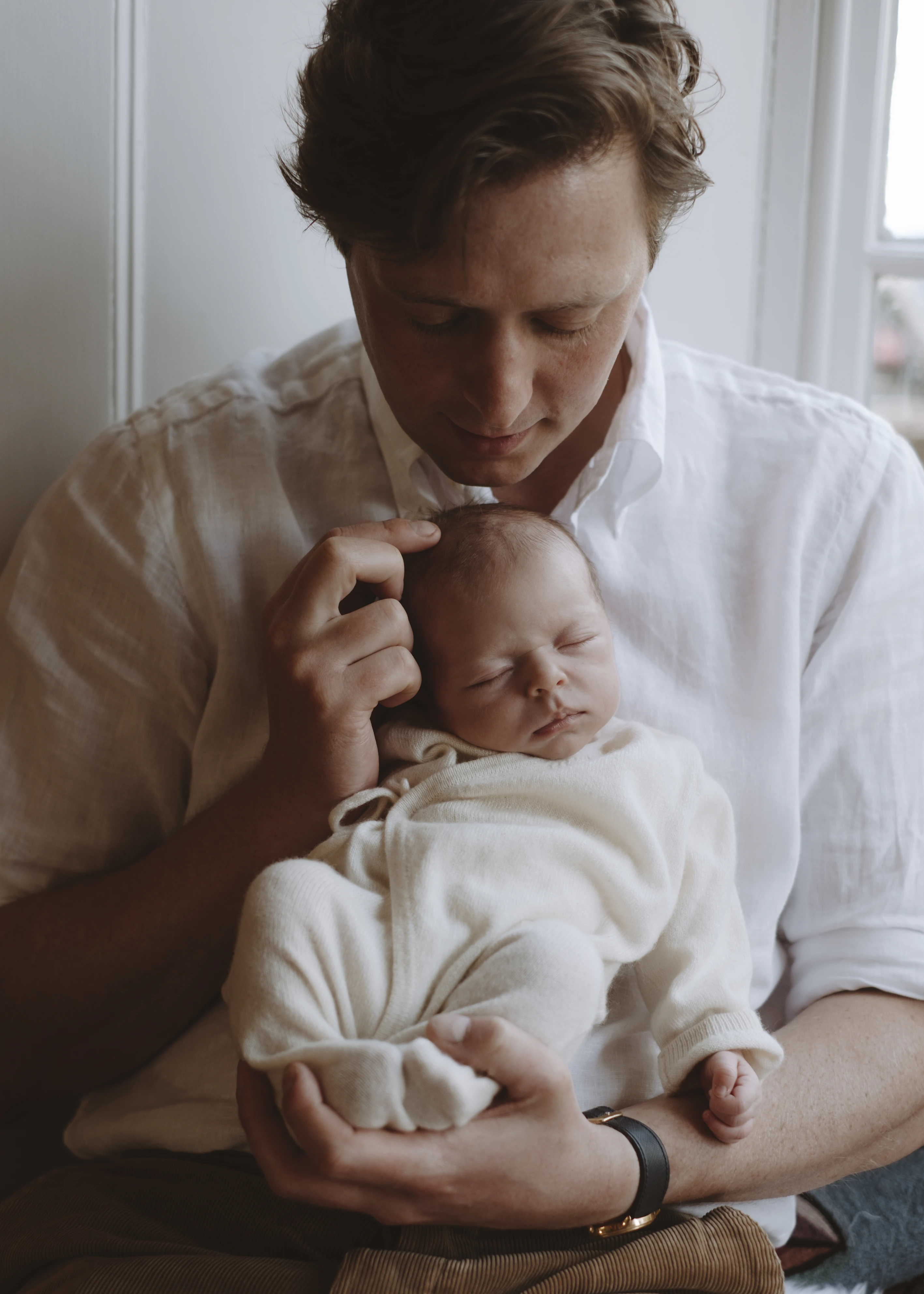 Newborn baby photography in Brixton, London by Rhiannon Emma