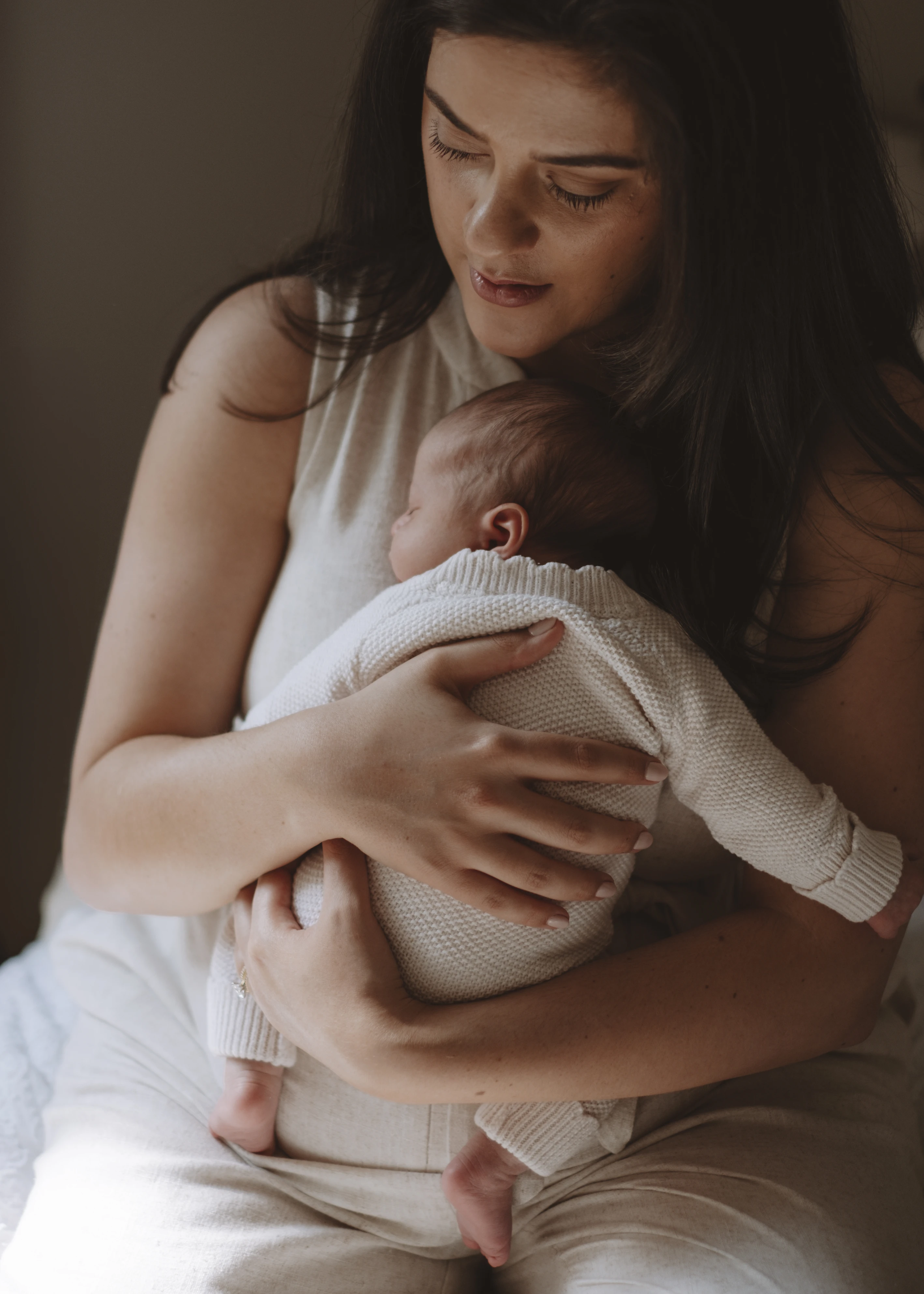 Newborn baby photography in Brixton, London by Rhiannon Emma