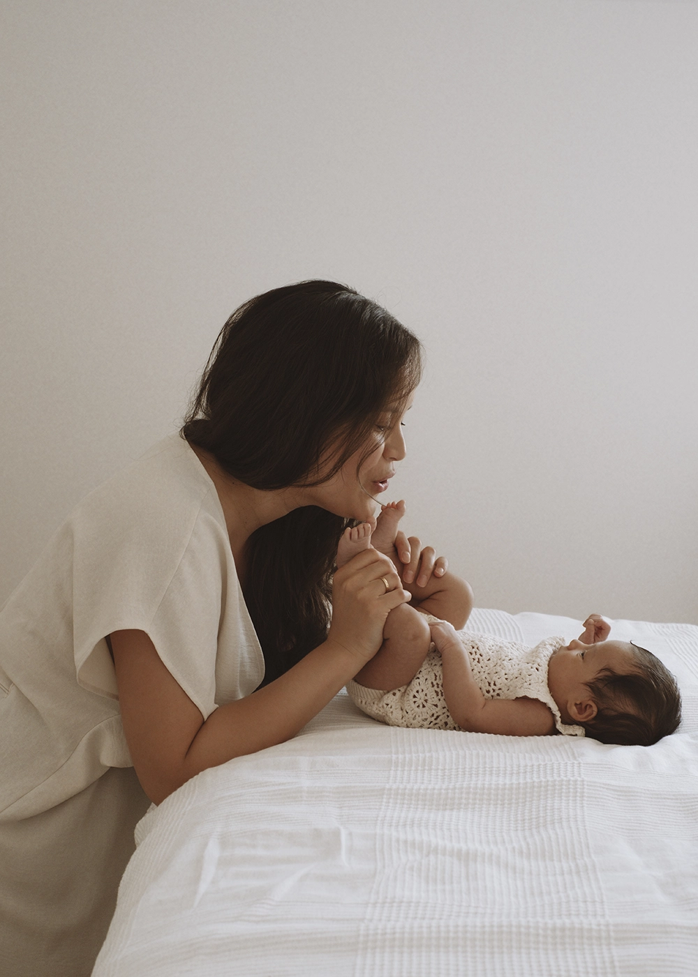Newborn baby photography in Brixton, London by Rhiannon Emma
