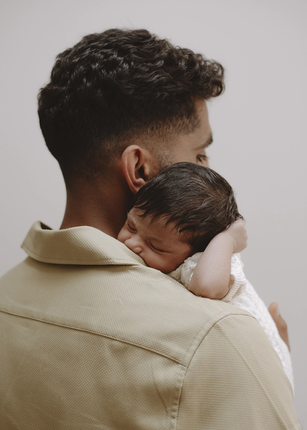 Newborn baby photography in Brixton, London by Rhiannon Emma