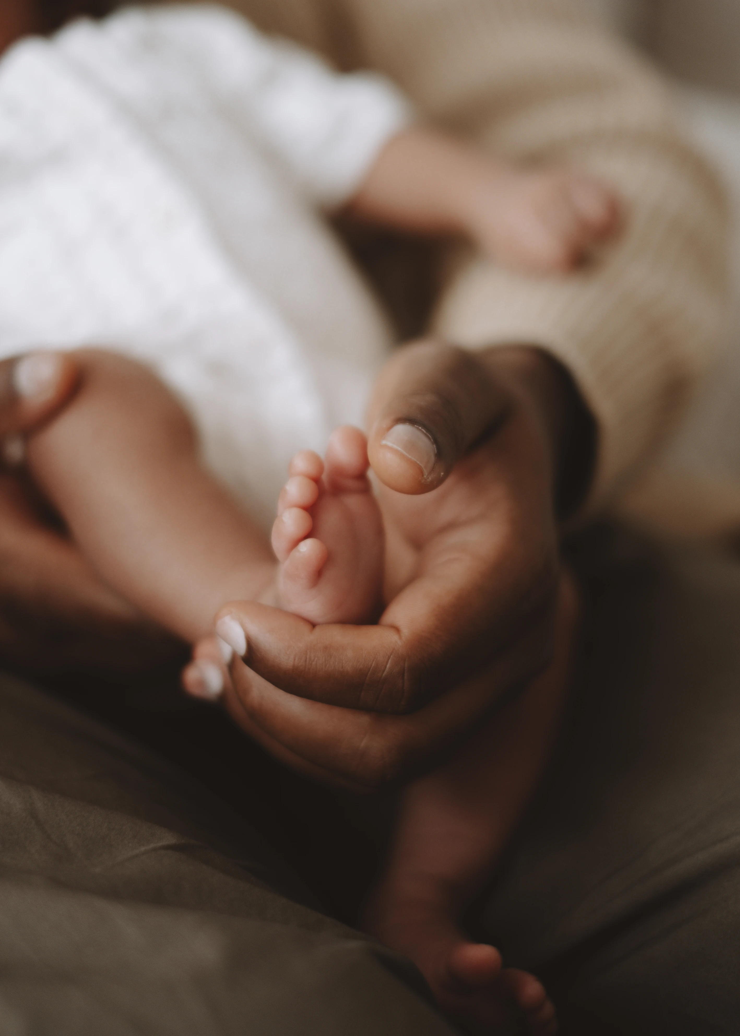 Newborn baby photography in Brixton, London by Rhiannon Emma