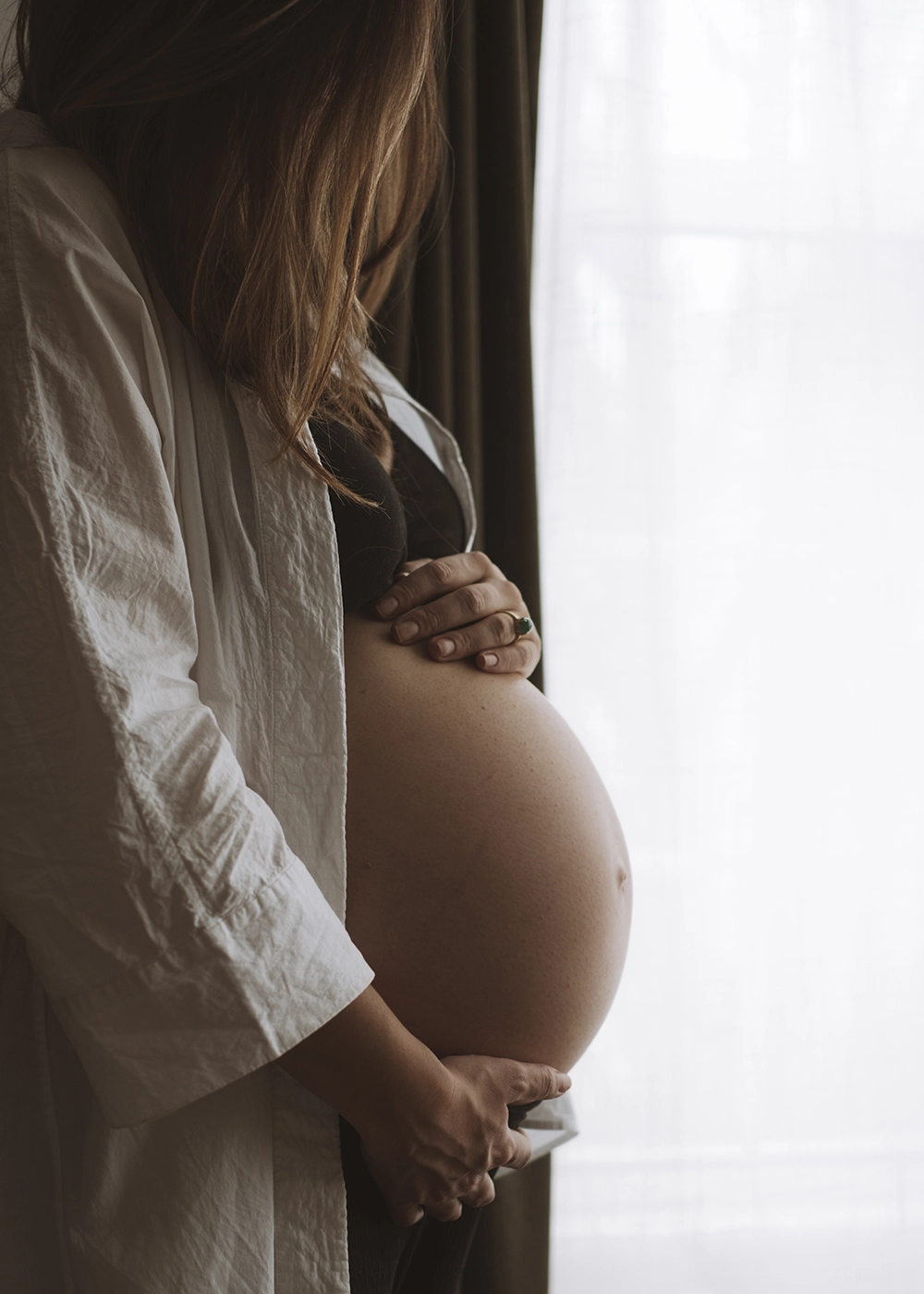 Pregnancy photography in Walthamstow, London, by Rhiannon Emma