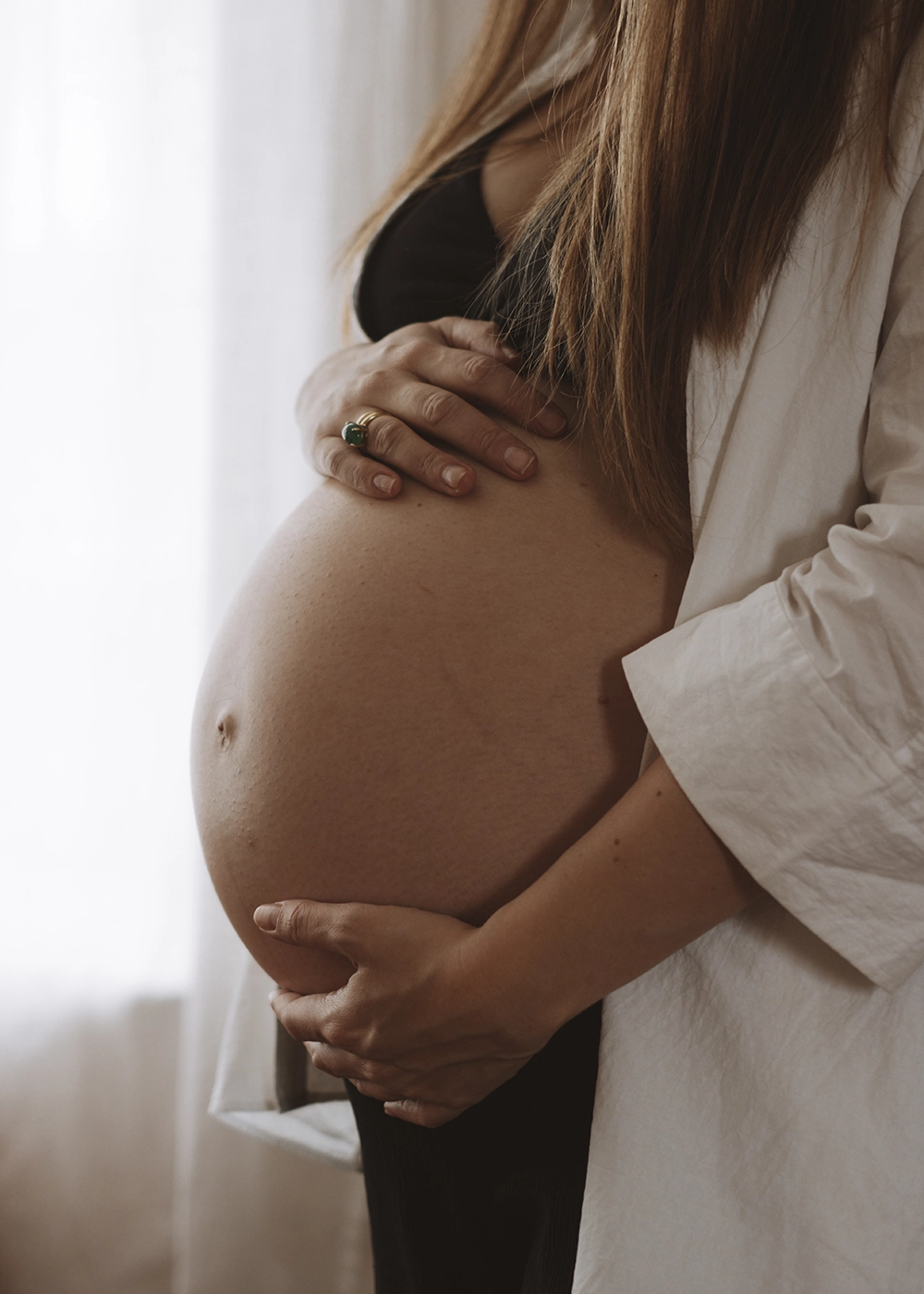 Pregnancy photography in Walthamstow, London, by Rhiannon Emma